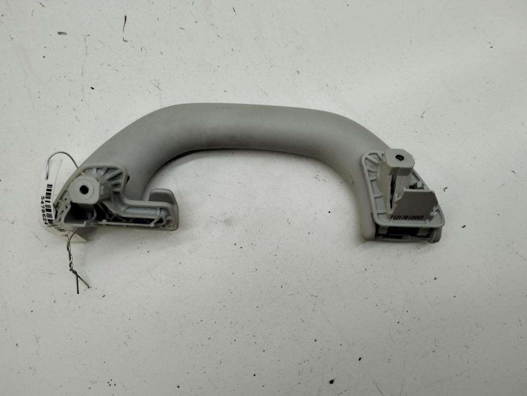 ручка внутренняя потолочная Volkswagen Touran 2012, 2.0 л., дизель, АКПП, чёрный, минивэн, 1K0857607N
