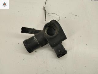 фланец (тройник) системы охлаждения Volkswagen Caddy 2 поколение 2000, 1.9 л., дизель, МКПП, белый, фургон, 028121132A