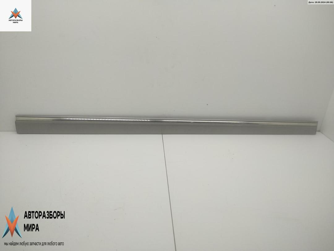 молдинг двери передней правой Mercedes-Benz C-Класс W203/S203/CL203 2003, 2.2 л., дизель - фото №1