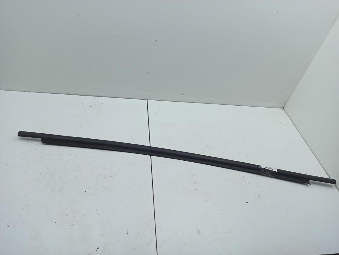 Молдинг стекла двери задней левой наружный Opel Zafira A 2002, 2.2 л., бензин, АКПП, серый, минивэн, 009153541
