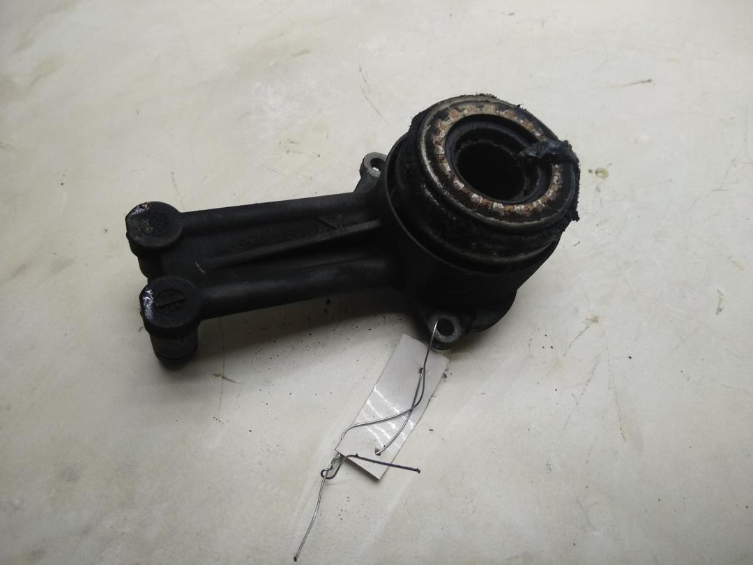 подшипник выжимной Ford Focus 1 поколение 1999, 1.4 л., бензин, МКПП, красный, универсал - фото №1