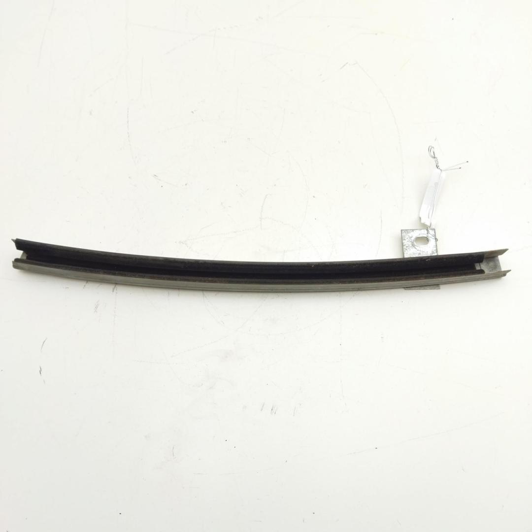 уплотнитель двери BMW 3 E36 1995, 1.8 л., бензин, МКПП, красный, седан, 51328176366