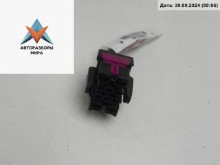 разъем (фишка) проводки SEAT Toledo 2 поколение 2002, 2.3 л., бензин, МКПП, синий, седан, 1J0937733