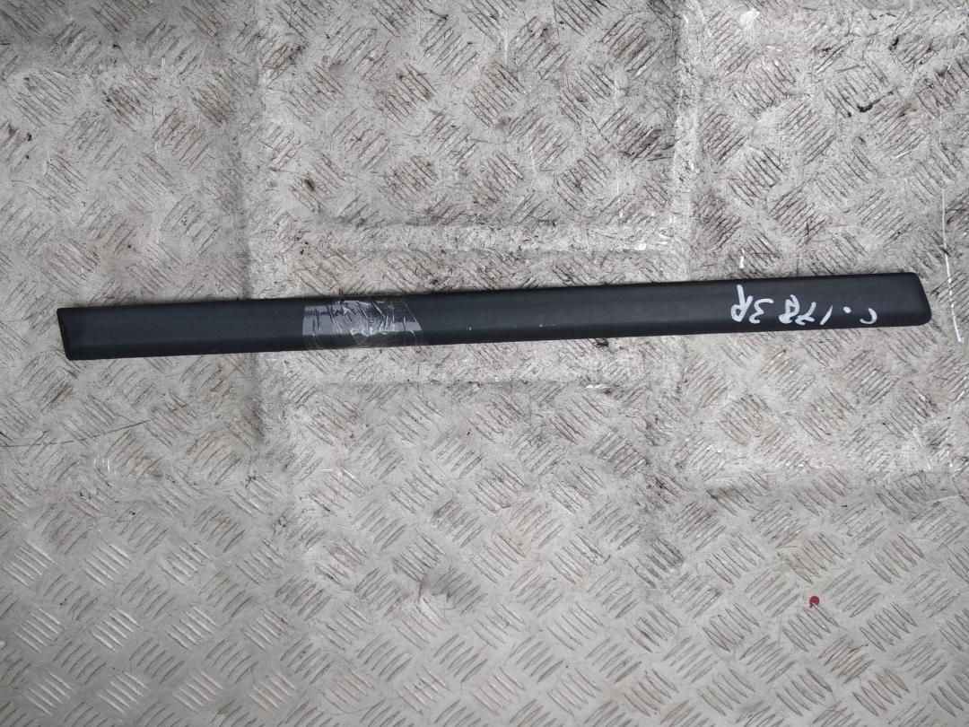 молдинг двери задней правой SEAT Leon 2001, 1.9 л., дизель, МКПП, чёрный, хетчбэк 5 дв.