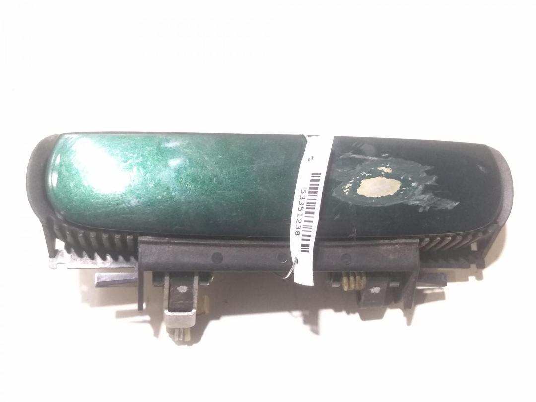 ручка наружная задняя левая Audi A6 4B/C5 2000, 2.4 л., бензин, МКПП, зелёный, универсал - фото №1