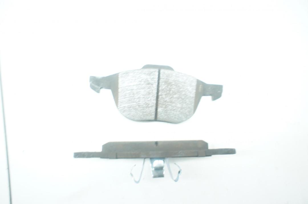 Колодки тормозные передние Ford C-Max 2004, 2.0 л., дизель, МКПП, серый, минивэн
