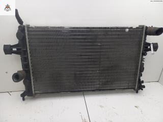 радиатор охлаждения Opel Zafira 1 поколение (A) 1999, 1.6 л., бензин, МКПП, чёрный, минивэн