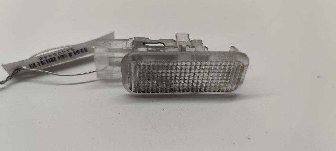 фонарь салона (плафон) Audi A6 C5 2003, 2.4 л., бензин, АКПП, серый, универсал, 4B0947415