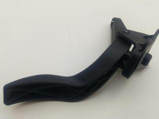 педаль Ford Focus 1 поколение 1998, 2.0 л., бензин, МКПП, серый, хетчбэк 3 дв., 98AB9P732AE