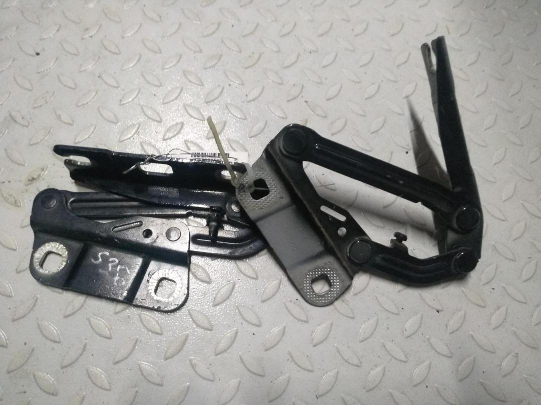 петля капота левая Mercedes-Benz R-Класс W251 2006, чёрный, минивэн, 2518800228, 2518800128 - фото №1