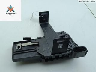 клемма аккумулятора плюс Volkswagen Bora 1 поколение 1999, 1.6 л., бензин, МКПП, зелёный, седан