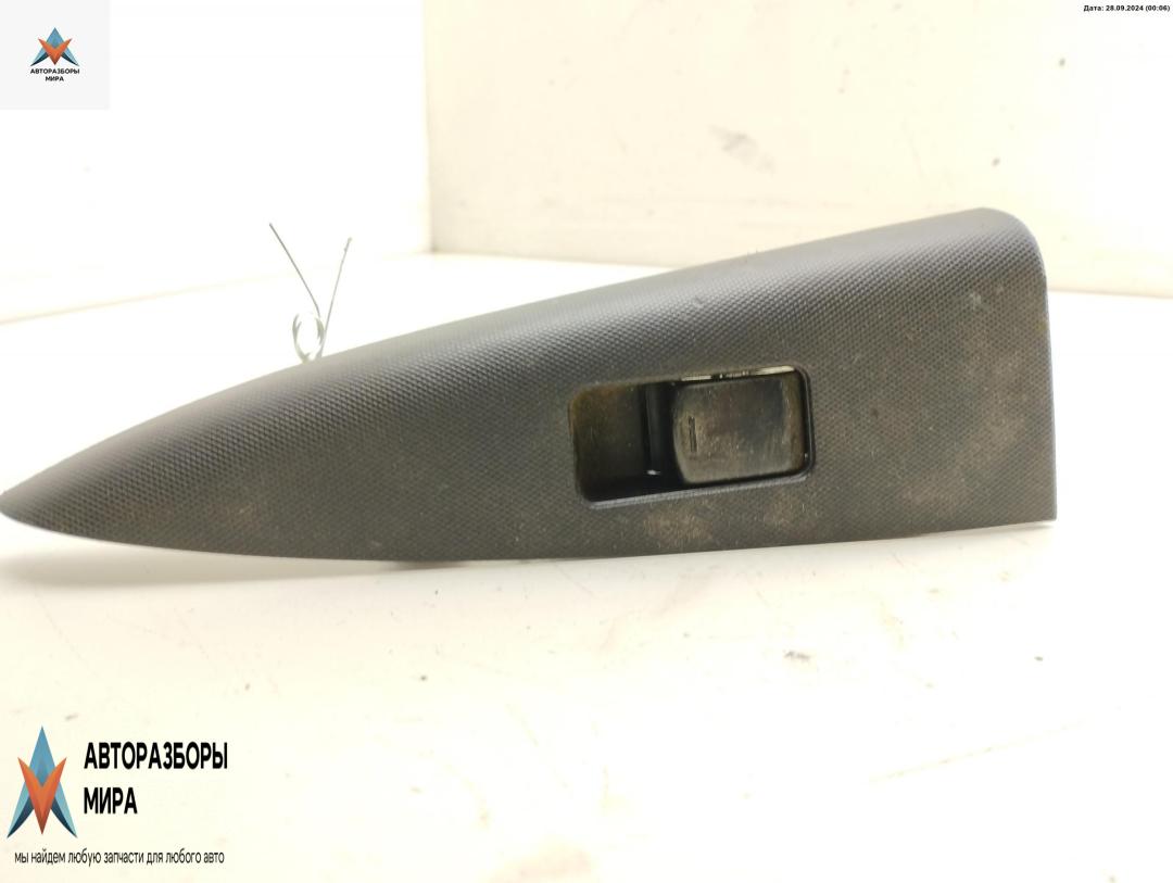 кнопка стеклоподъемника заднего левого Nissan Note E11 2007, 1.5 л., дизель, МКПП, чёрный, хетчбэк 5 дв. - фото №1