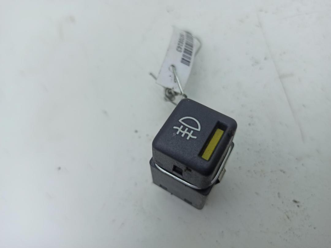 кнопка (выключатель) Opel Astra F 1996, 1.6 л., бензин, АКПП, белый, универсал, 90228201