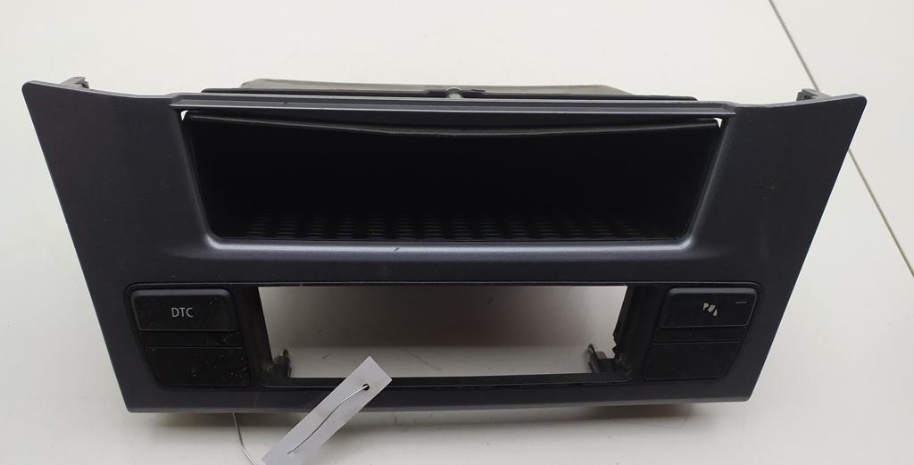 бардачок BMW 5 E60/E61 2007, 3.0 л., дизель, АКПП, чёрный, универсал, 9139391