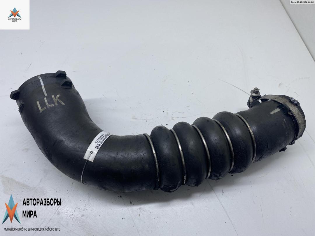 патрубок интеркулера Audi A6 4F/C6 2005, 2.7 л., дизель, МКПП, серый, седан - фото №1