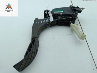 педаль Volkswagen Golf 4 поколение 2002, 1.6 л., бензин, МКПП, чёрный, хетчбэк 5 дв.