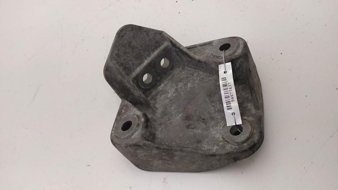 кронштейн КПП Opel Corsa B 1992, 1.4 л., бензин, АКПП, белый, хетчбэк 3 дв., 90445260