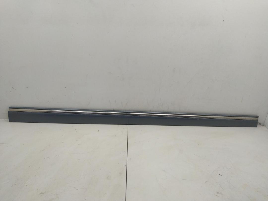 молдинг двери передней правой Mercedes-Benz C W203 2004, 2.2 л., дизель, МКПП, серый, универсал, 2036905062