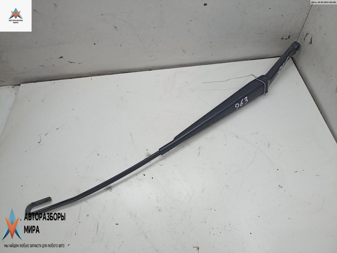 Щеткодержатель (поводок стеклоочистителя) передний Opel Zafira 1 поколение (A) 2001, 2.0 л., дизель, МКПП, серый, минивэн, 90582558 - фото №1