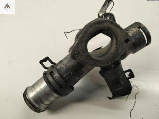 фланец (тройник) системы охлаждения Volkswagen Golf 4 поколение 2002, 1.9 л., дизель, МКПП, синий, универсал, 038121133A