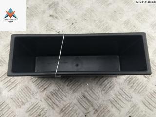 пепельница Volkswagen Polo 5 поколение 2012, 1.2 л., бензин, МКПП, белый, хетчбэк 5 дв.