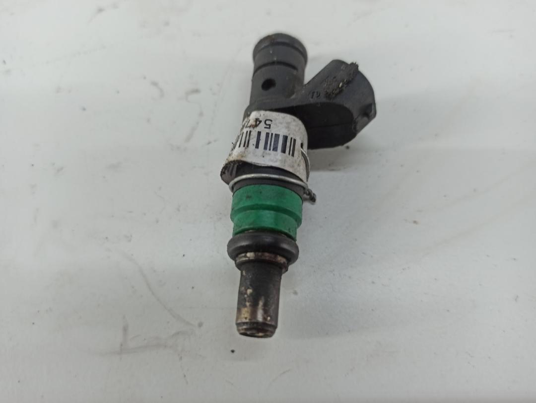 форсунка Audi A4 B6 2002, 3.0 л., бензин, АКПП, красный, универсал, 06C133551