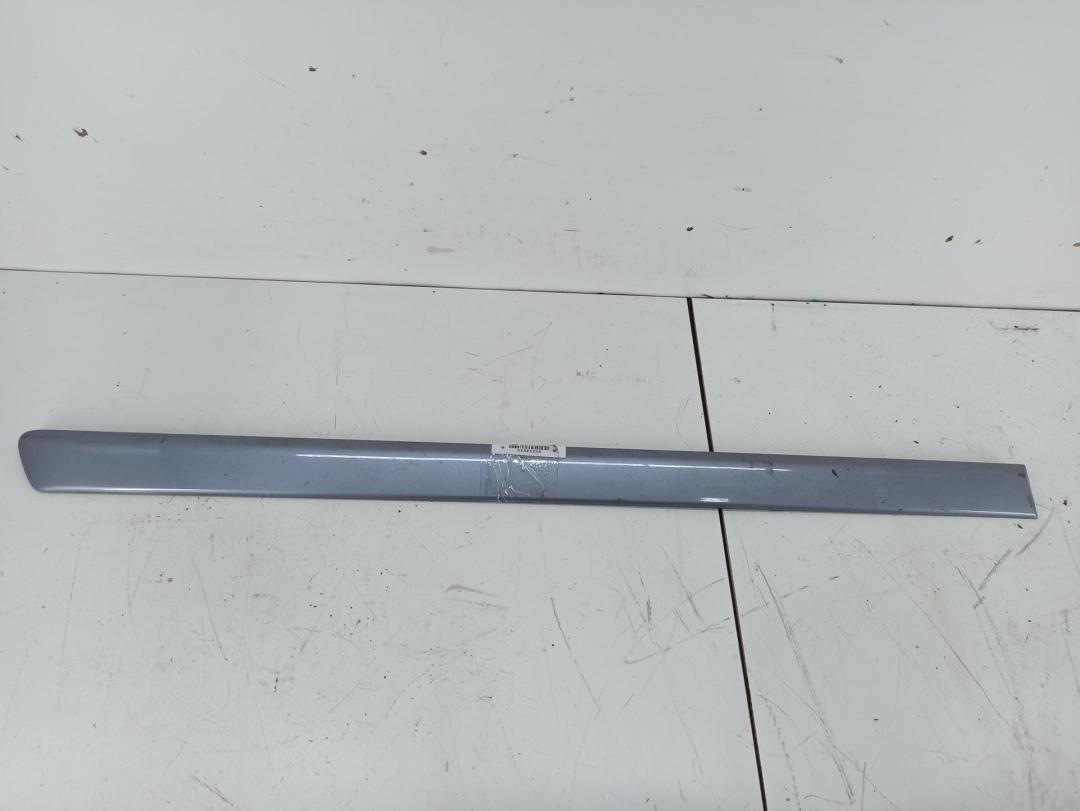 молдинг двери задней правой Audi A4 B7 2005, 2.0 л., дизель, МКПП, серый, седан, 8E0853964 - фото №1