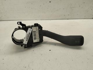 переключатель поворотов Volkswagen Golf 4 поколение 2002, 2.0 л., бензин, МКПП, чёрный, хетчбэк 5 дв., 8L0953513G