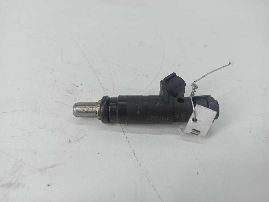 форсунка Audi A4 B6 2002, 2.0 л., бензин, АКПП, серый, седан, 06B133551T