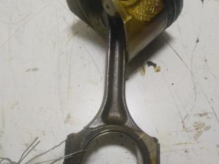 поршень Renault Clio 3 поколение 2006, 1.4 л., бензин, МКПП, красный, хетчбэк 5 дв.