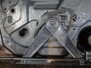 стеклоподъемник электрический передний правый Ford C-Max 1 поколение 2005, 1.8 л., бензин, МКПП, чёрный, минивэн