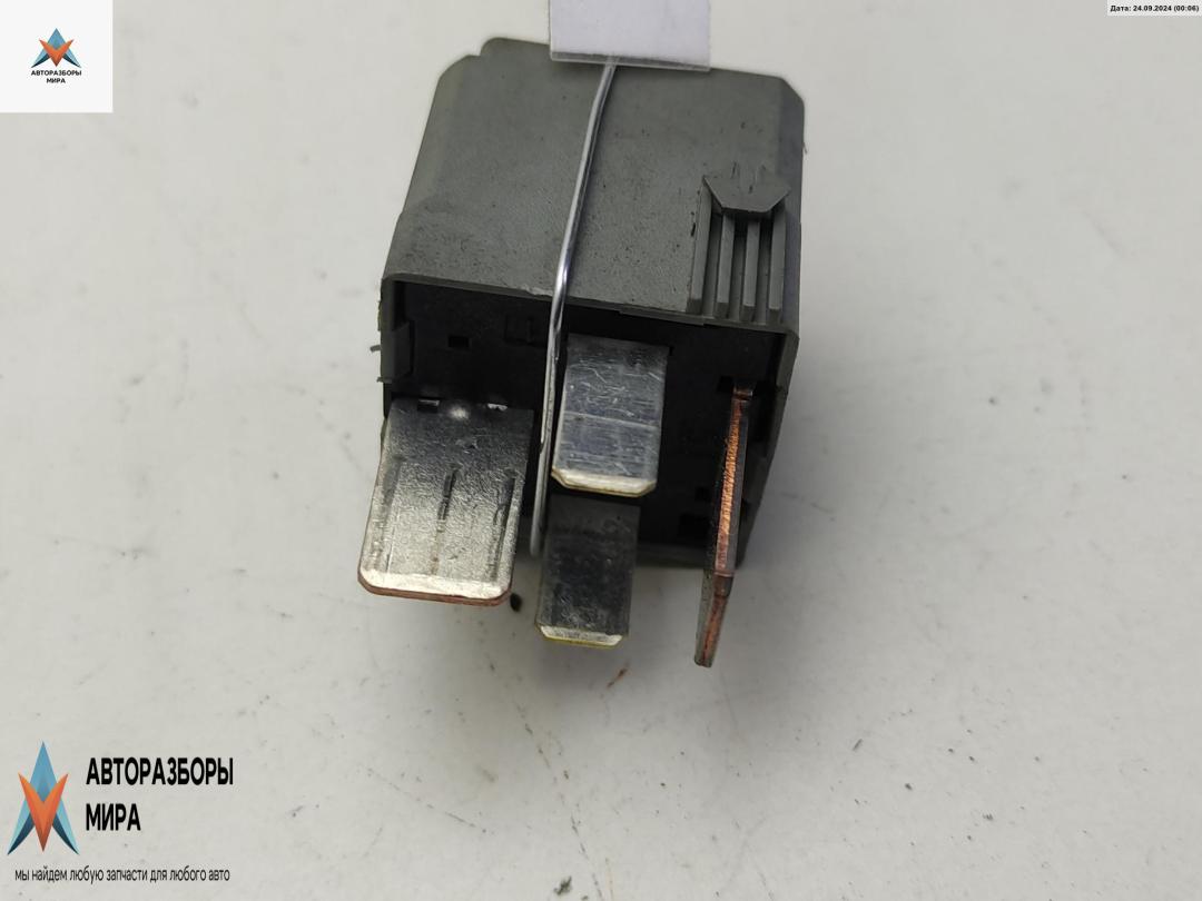 реле (прочие) Mercedes-Benz E-Класс W211/S211 2002, 1.8 л., бензин, МКПП, серый, универсал, 0025422619 - фото №1