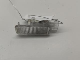 фонарь салона (плафон) Audi A6 4B/C5 2000, 2.5 л., дизель, МКПП, серый, универсал, 4B0947415