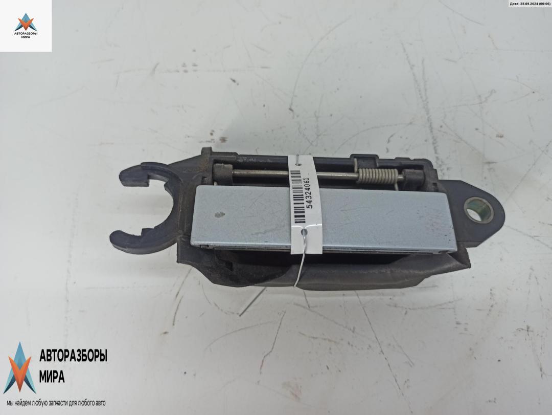 ручка наружная передняя правая Audi A4 B5 1997, 1.6 л., бензин, МКПП, серый, седан, 4A0837206D - фото №1