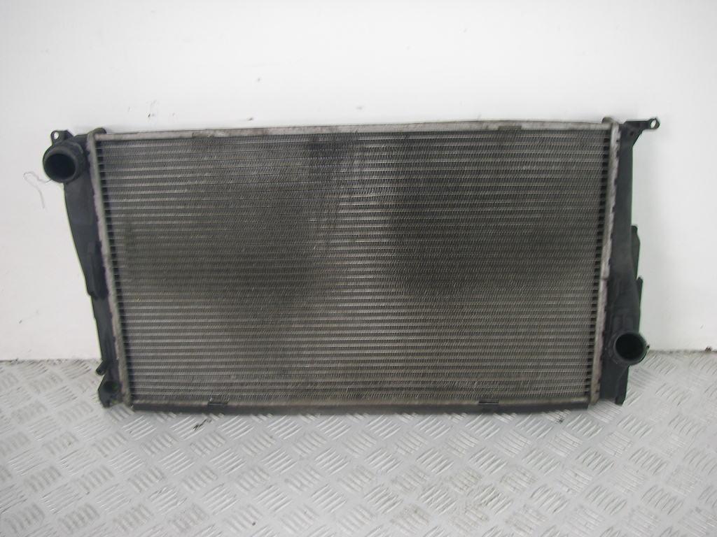 радиатор охлаждения BMW 3 серия E90/E91/E92/E93 2006, 2.0 л., дизель, МКПП, чёрный, седан, 7788898 - фото №1