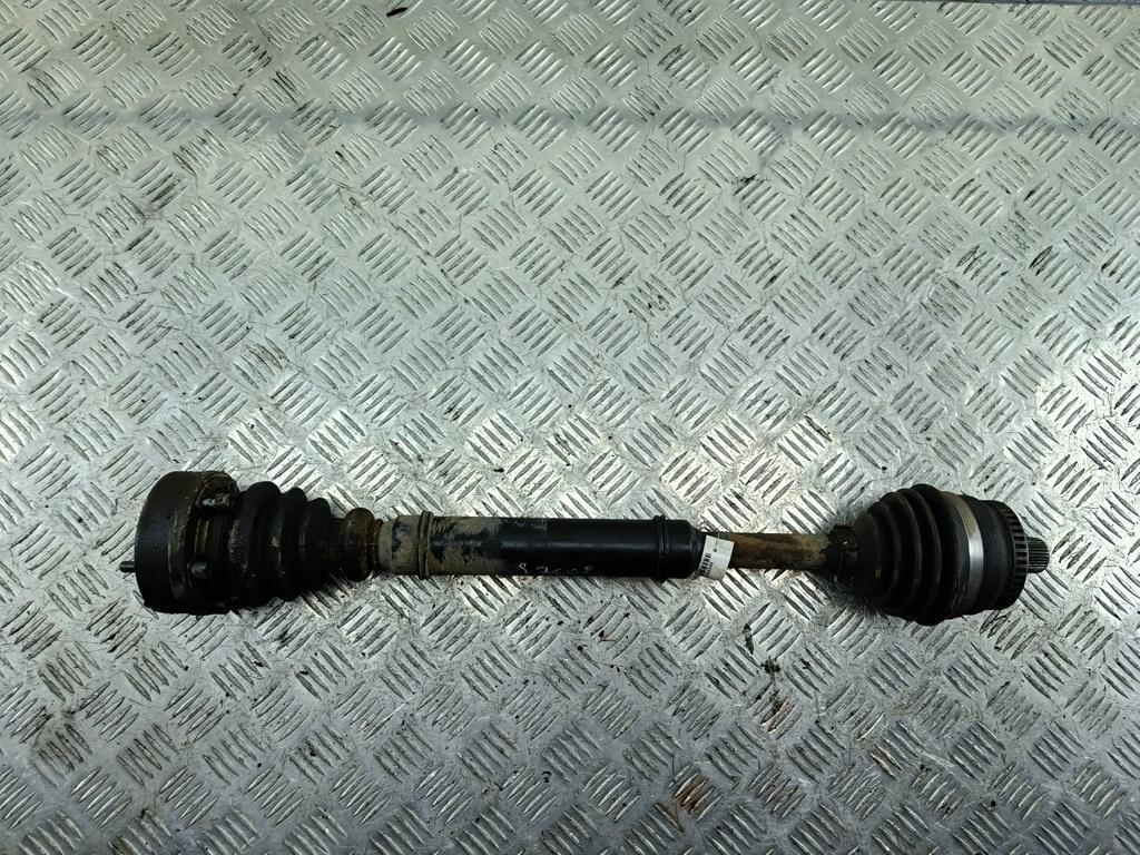полуось передняя правая (приводной вал, ШРУС) Audi A4 B5 1997, 1.6 л., бензин, МКПП, чёрный, универсал