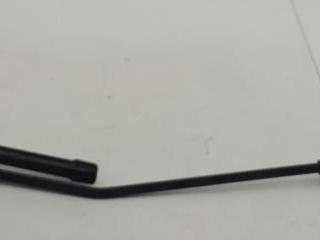 Щеткодержатель (поводок стеклоочистителя) передний Renault Twingo 2 поколение 2008, 1.2 л., бензин, МКПП, синий, хетчбэк 3 дв., 8200725625