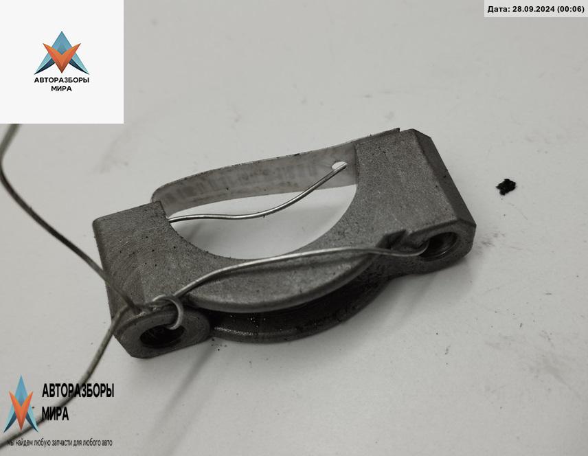 постель распредвала (бугель) Audi A6 4B/C5 1999, 2.5 л., дизель, МКПП, синий, универсал, 451B - фото №1