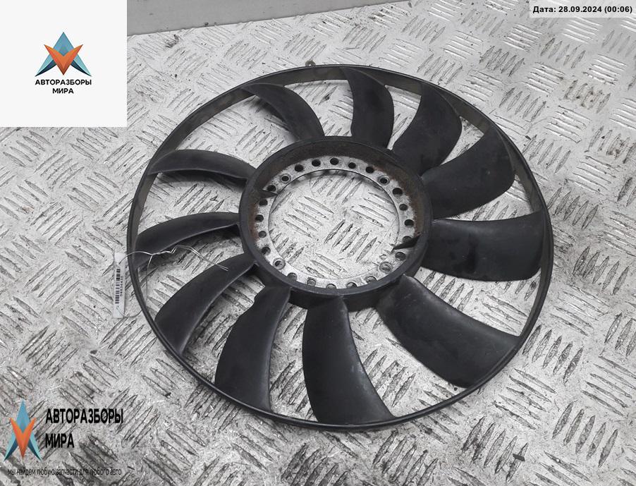 крыльчатка вентилятора (лопасти) Volkswagen Passat B5 1998, 2.3 л., бензин, МКПП, чёрный, универсал - фото №1