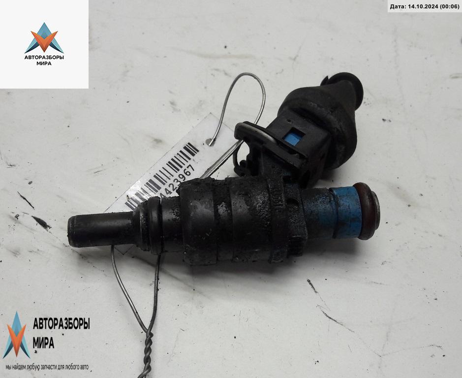 форсунка Volkswagen Passat B5 1998, 1.8 л., бензин, МКПП, синий, универсал, 058133551F - фото №1