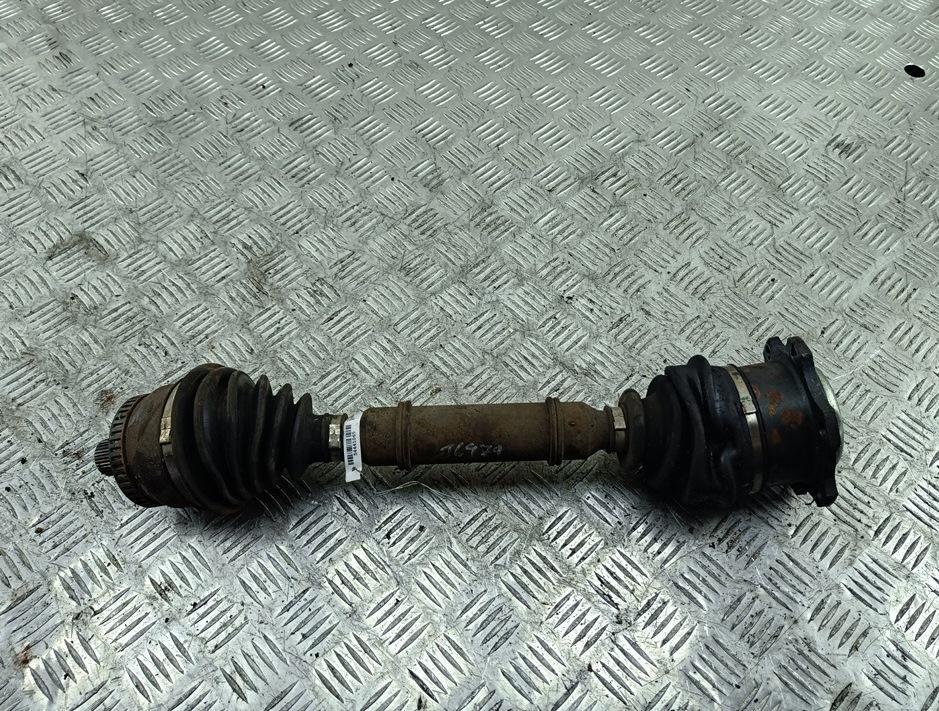 полуось передняя правая (приводной вал, ШРУС) Audi A4 B5 1996, 1.8 л., Ti, бензин, АКПП, зелёный, универсал