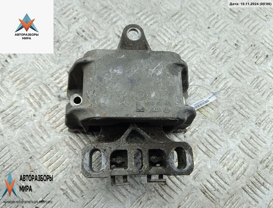 подушка крепления КПП Volkswagen Golf 4 поколение 1999, 1.6 л., бензин, МКПП, синий, хетчбэк 5 дв. - фото №1