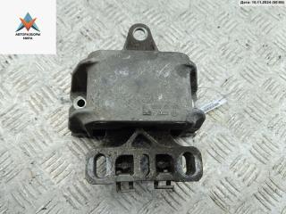 подушка крепления КПП Volkswagen Golf 4 поколение 1999, 1.6 л., бензин, МКПП, синий, хетчбэк 5 дв.
