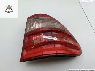 фонарь задний правый Mercedes-Benz E-Класс W210/S210 [рестайлинг] 2002, 2.2 л., дизель, МКПП, жёлтый, универсал, 2108205464