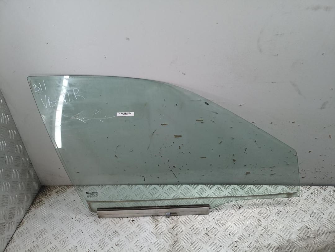 стекло двери передней правой Opel Vectra B 1995, 1.6 л., бензин, МКПП, серый, хетчбэк 5 дв.
