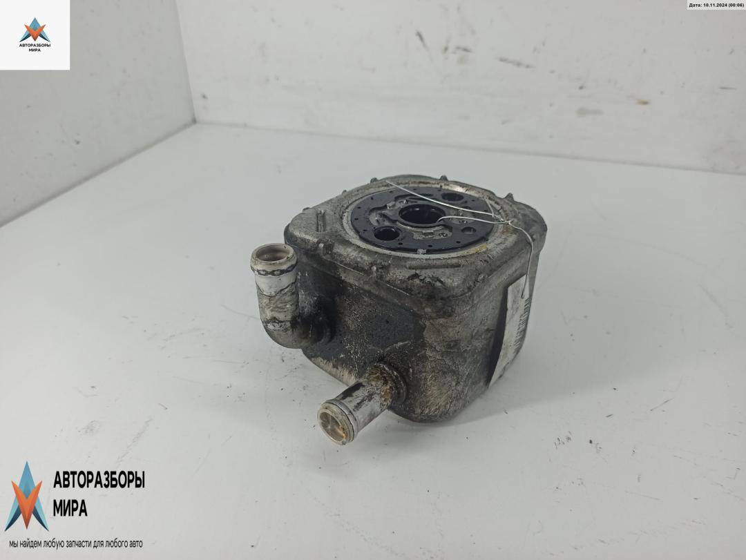 теплообменник масляного фильтра Audi A4 B6 2001, 2.5 л., дизель, МКПП, синий, универсал, 059117021B - фото №1