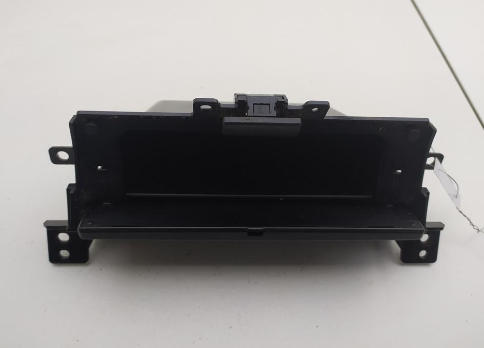 бардачок Suzuki Grand Vitara 2006, 1.6 л., бензин, МКПП, красный, внедорожник 3 дв., 73840-65J00-CZN