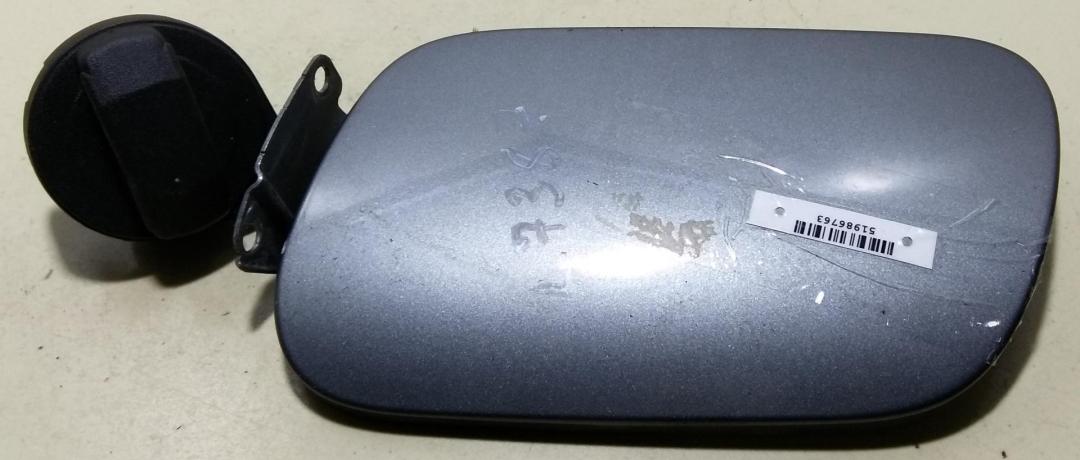 лючок топливного бака Volkswagen Touareg 1 поколение 2003, 5.0 л., дизель, АКПП, серый, внедорожник 5 дв., 7L6809905B - фото №1