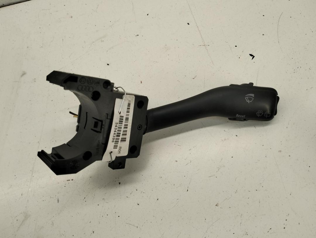 переключатель дворников Volkswagen Passat B5+ (GP) 2004, 1.9 л., дизель, МКПП, чёрный, универсал, 4B0953503H
