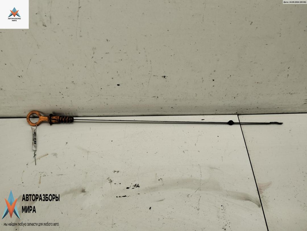 щуп двигателя Volkswagen Golf 4 поколение 2000, 1.9 л., дизель, АКПП, белый, универсал, 038115611B - фото №1